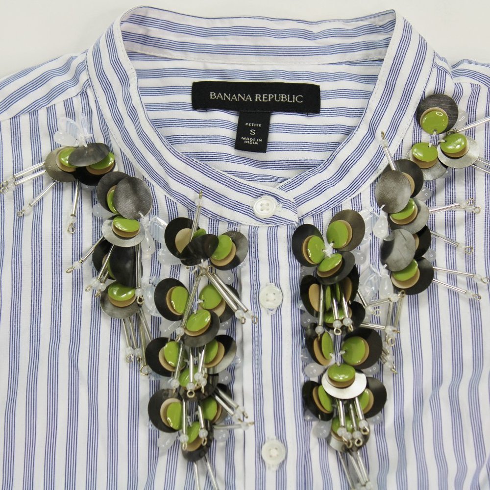 Women's Small Petite Banana Republic Sleeveless Striped Button Shirt w/ Applique